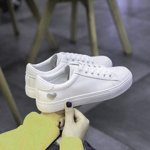 2019 New White Sneakers Women Canvas Shoes Female Casual Flats Cute Heart Leather Skateboard shoes Lace-Up Vulcanize Shoe Girls